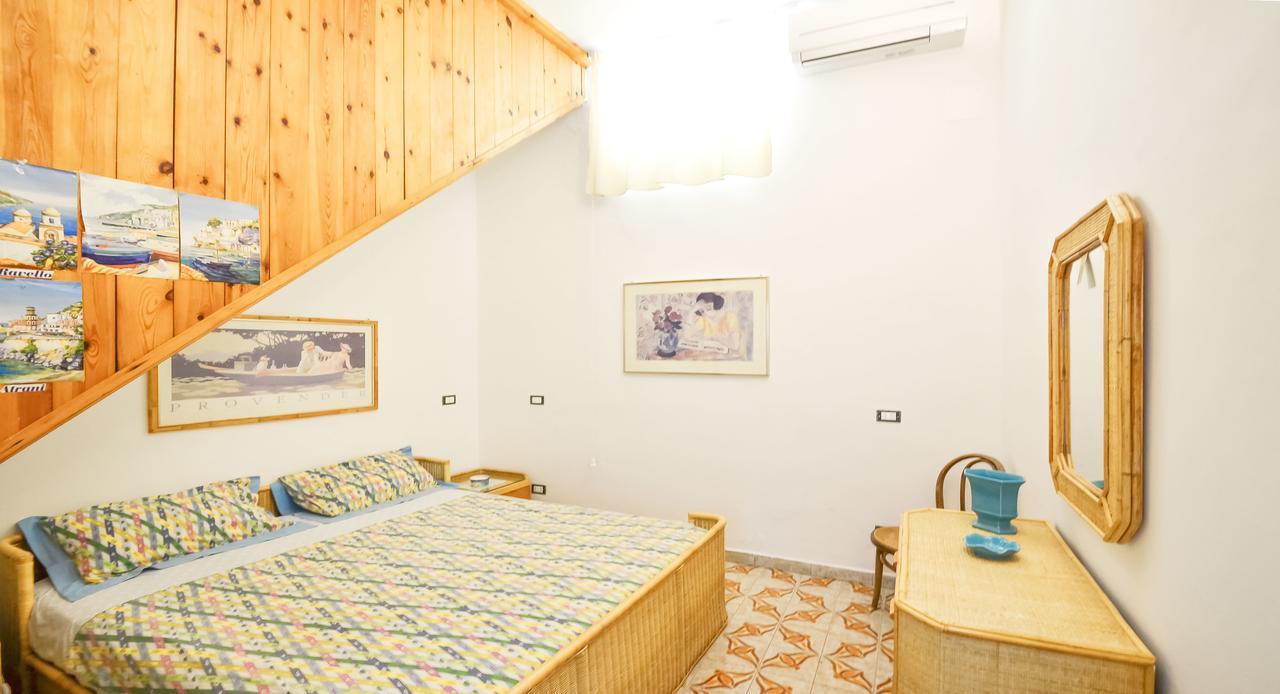 Amore Rentals - Casa Raffi Positano Buitenkant foto
